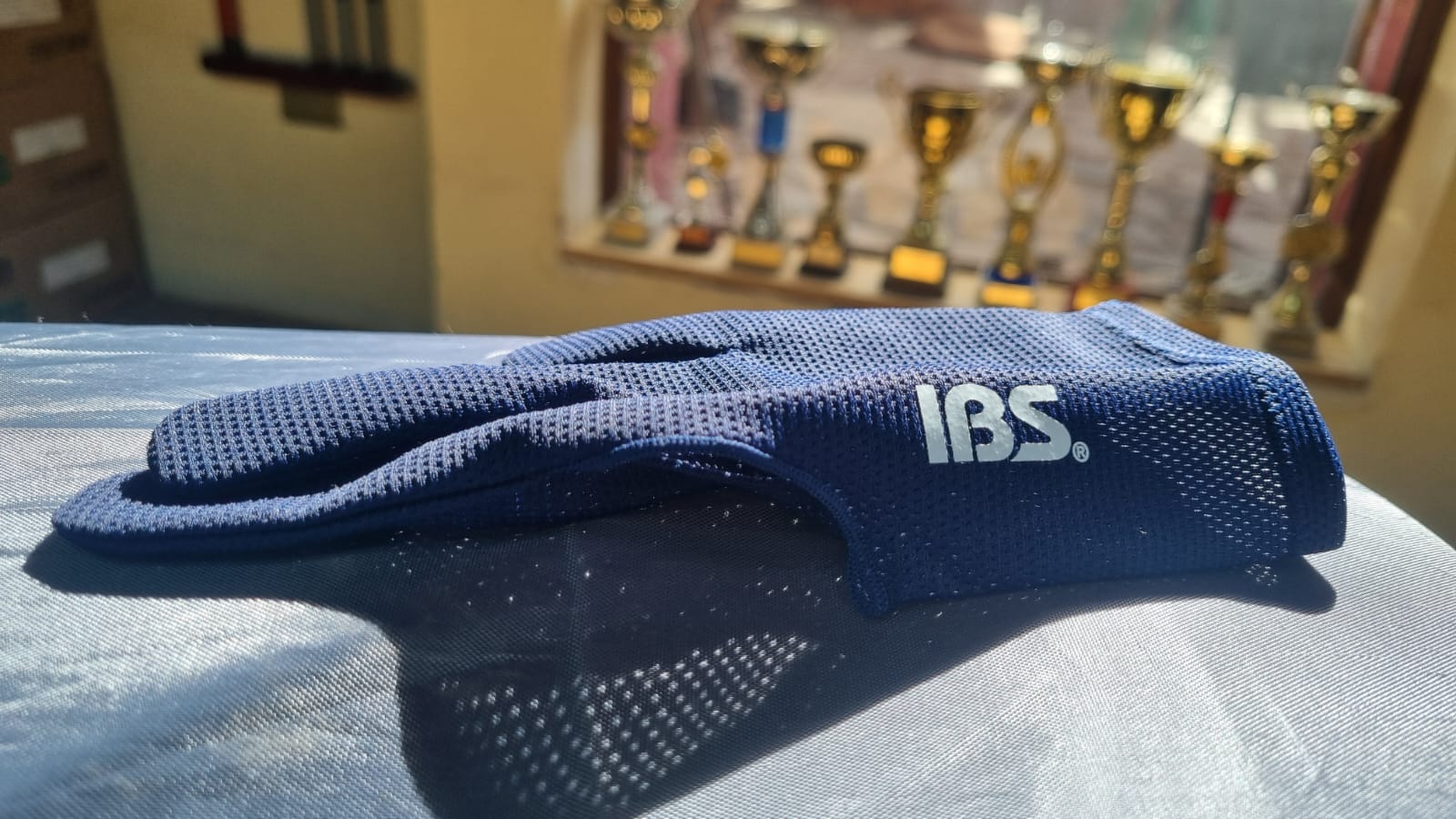 Guante de Pool IBS Azul o Negro talla M - Imagen 2